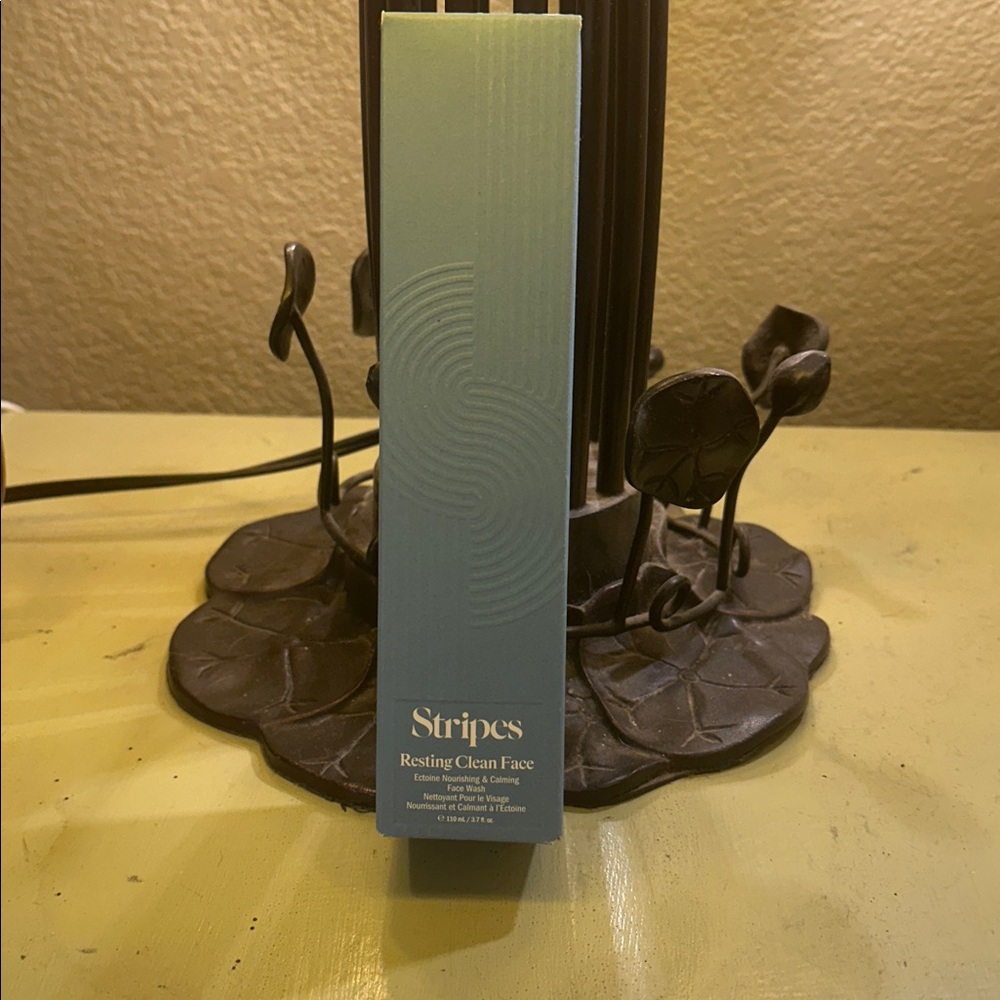 Stripes (by Naomi Watts) NIB Resting Clean Face face wash NWOT never used
